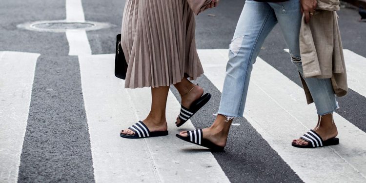 How to looks stylish in sliders in this summer?