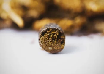 EASY WAYS TO MAKE SOLVENTLESS HASH AT HOME