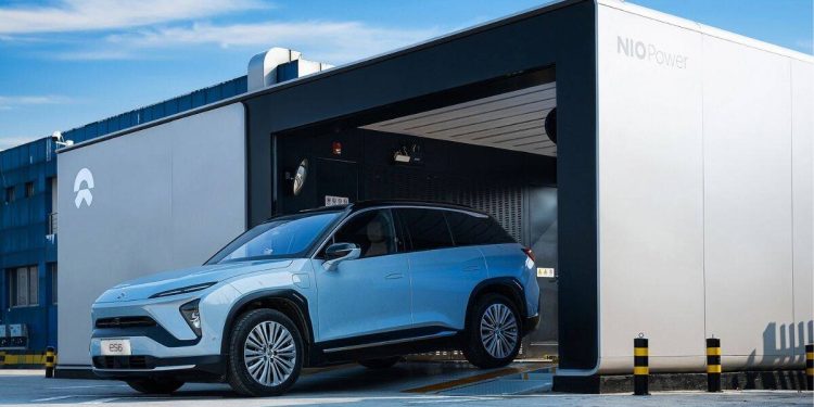 Electric Vehicle Battery Swapping System;Allows Drivers to Replace Depleted Packs Quickly With Fully Charged One