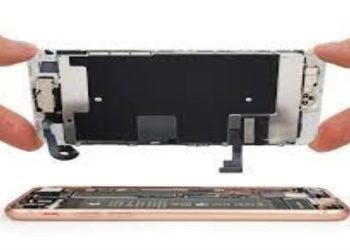 How to diagnose and repair a broken display on an iPhone