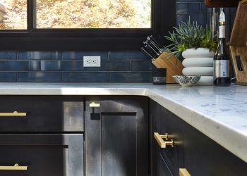 Find Out How to Incorporate That Sleek Black Design into Your Kitchen