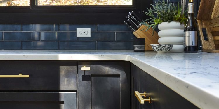 Find Out How to Incorporate That Sleek Black Design into Your Kitchen