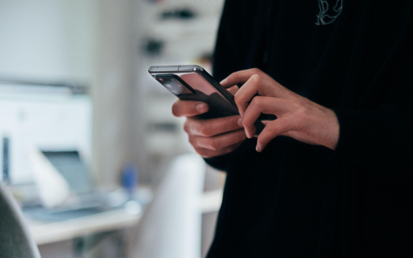 Buying a New Mobile Phone vs Second-Hand