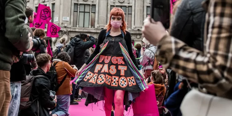 How are Oils Your Best Friends in the Fashion Industry?