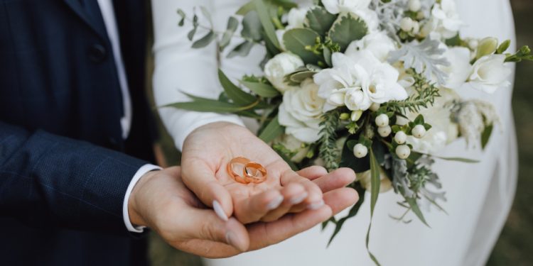 His and Hers Wedding Rings: Finding the Perfect Pair