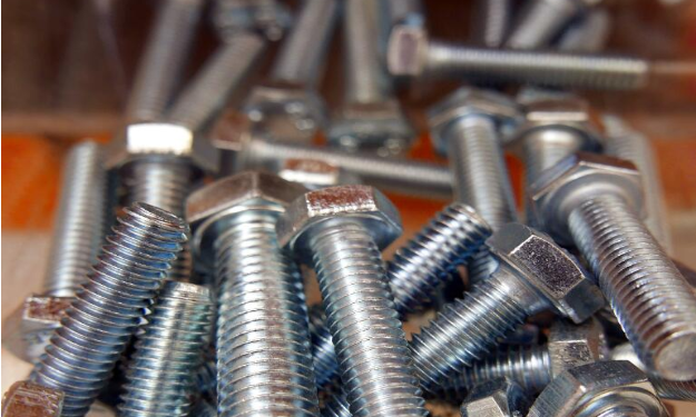 How Strong Are Stainless Steel Screws Compared to Alloy Screws?