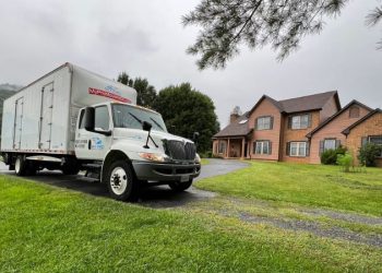 The Role of Insurance and Licensing in Choosing a Moving Company: What You Need to Know – Safe Ship Moving Services 